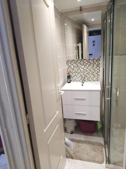 Studio Ideal Pour Deux Voyageurs Sur מרסיי מראה חיצוני תמונה